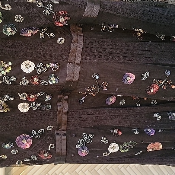 Chelsea & Violet black dress size 6 with sequined flowers - Picture 3 of 7